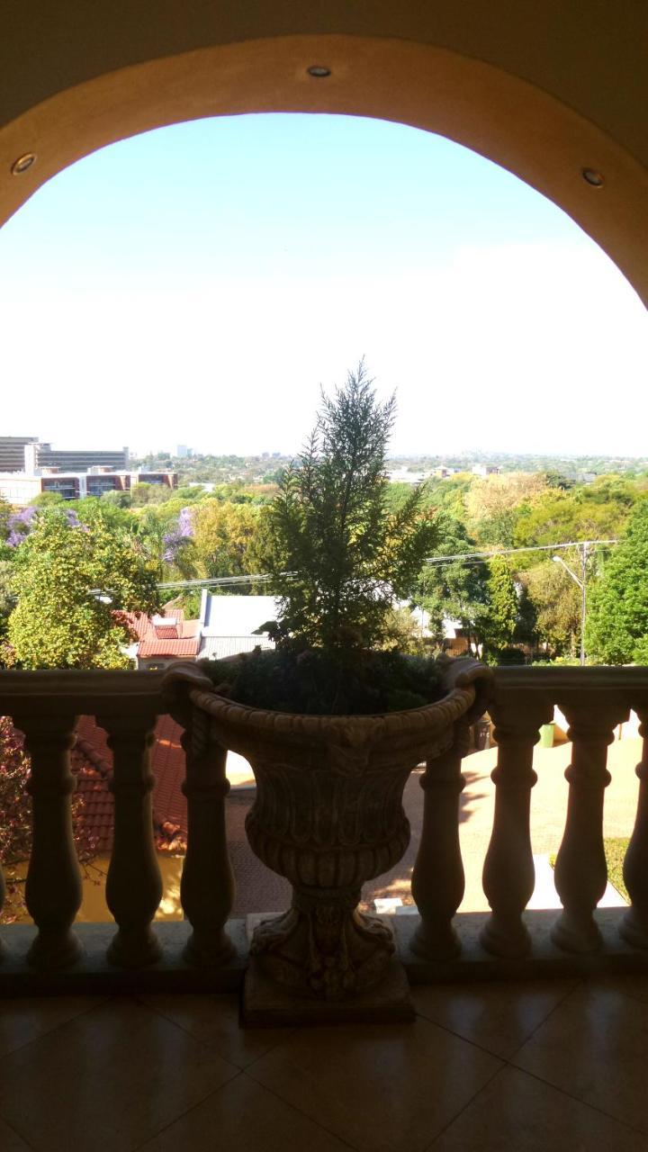 Tdm'S Boutique Guest House Pretoria Exterior photo