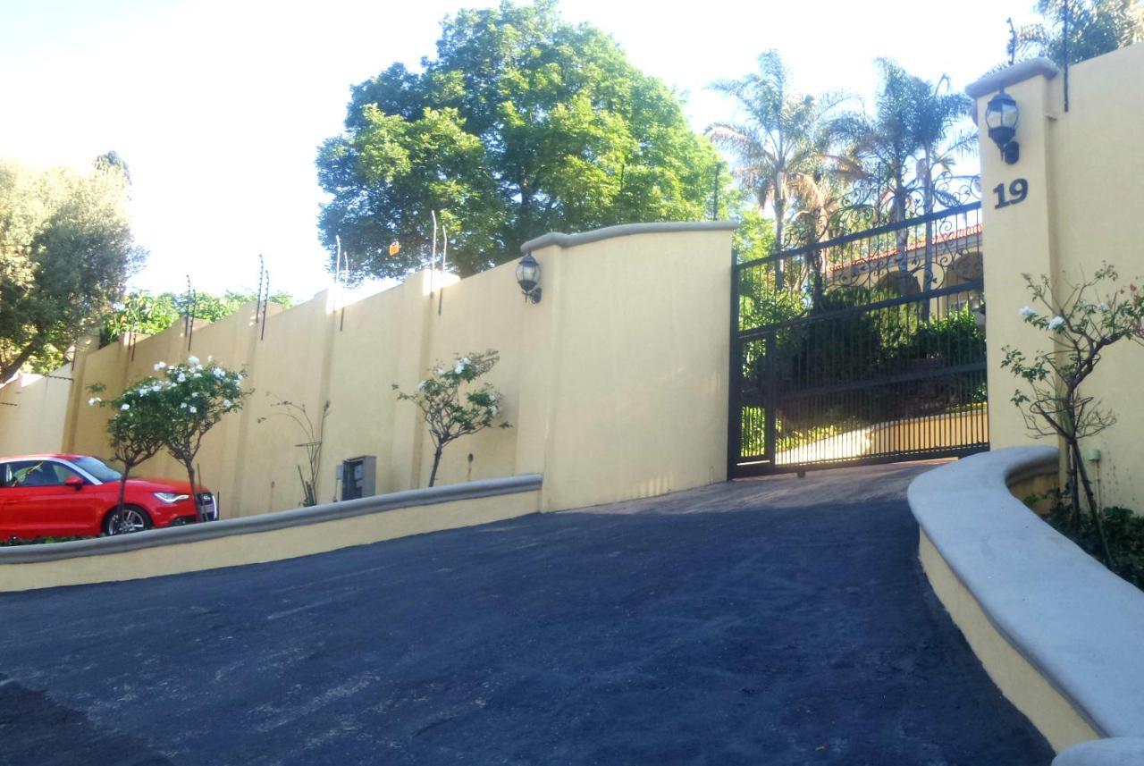 Tdm'S Boutique Guest House Pretoria Exterior photo